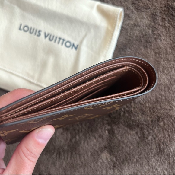 LOUIS VUITTON MONOGRAM MULTIPLE WALLET MENS - Picture 4 of 13